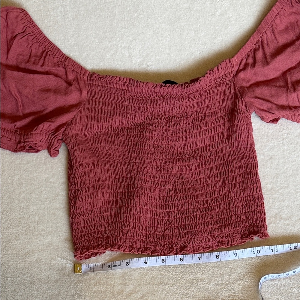 Forever 21 Rose Smocked Off-Shoulder Puff‎ Sleeve Crop Top Med - Picture 4 of 4